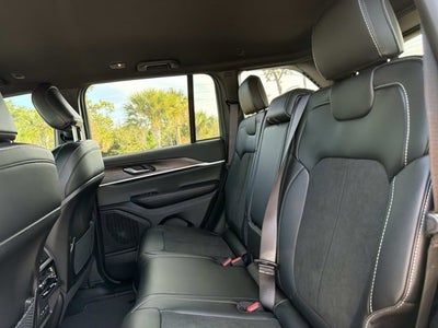 2026 Jeep Grand Cherokee Laredo Altitude