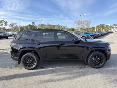 2026 Jeep Grand Cherokee Laredo Altitude