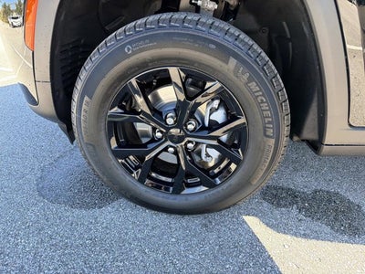 2026 Jeep Grand Cherokee Laredo Altitude