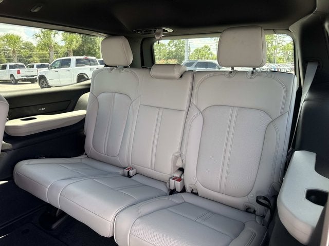 2026 Jeep Grand Wagoneer 4x2