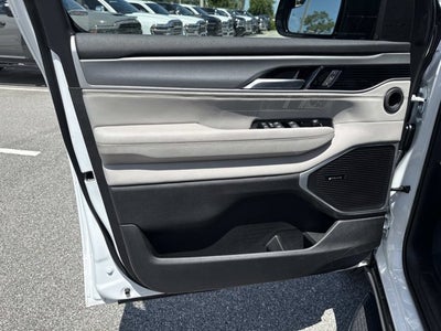 2026 Jeep Grand Wagoneer 4x2