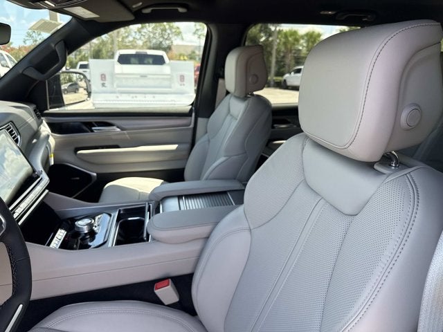 2026 Jeep Grand Wagoneer 4x2