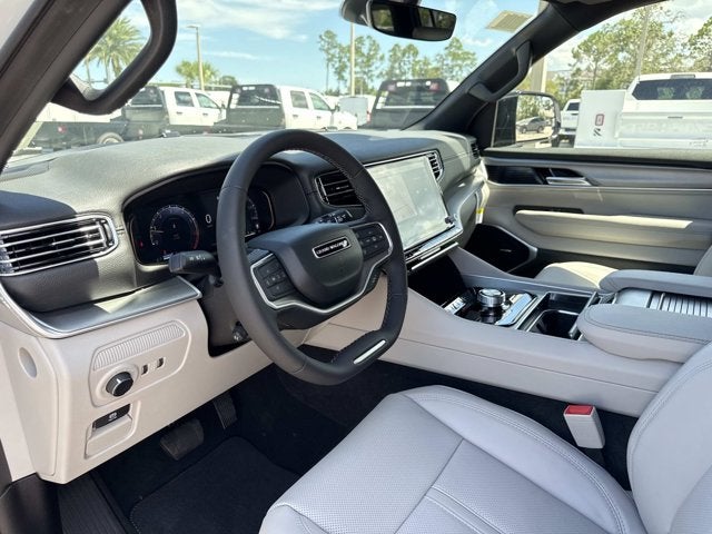 2026 Jeep Grand Wagoneer 4x2