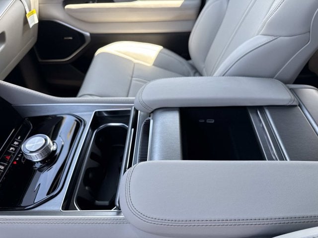 2026 Jeep Grand Wagoneer 4x2