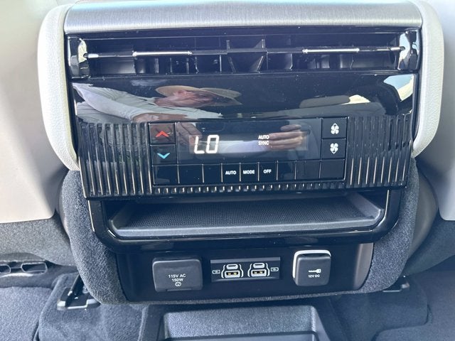 2026 Jeep Grand Wagoneer 4x2