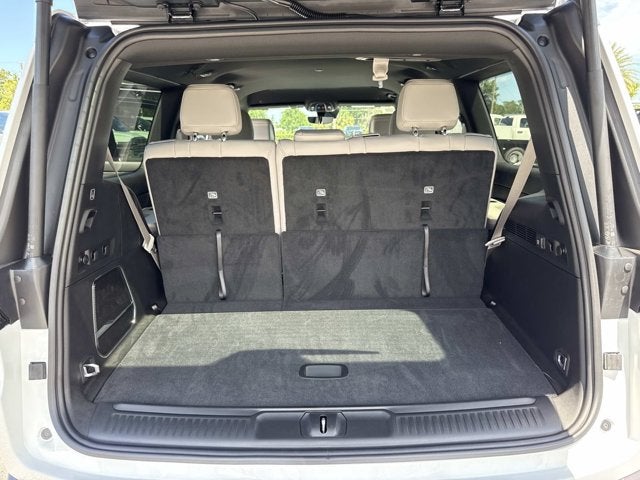 2026 Jeep Grand Wagoneer 4x2