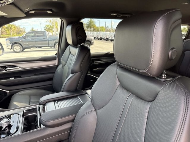 2026 Jeep Grand Wagoneer Base