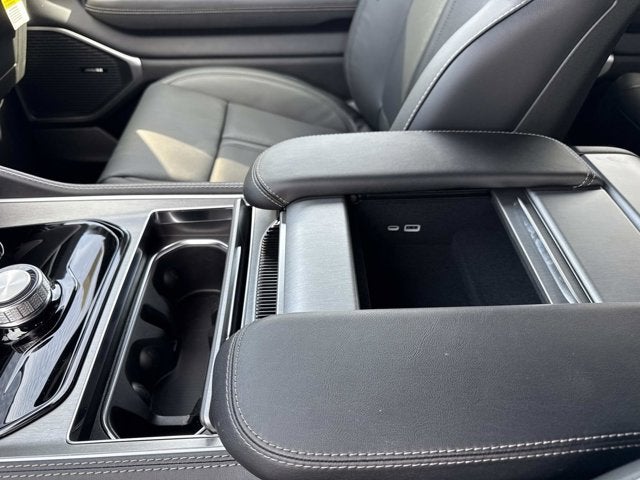 2026 Jeep Grand Wagoneer Base