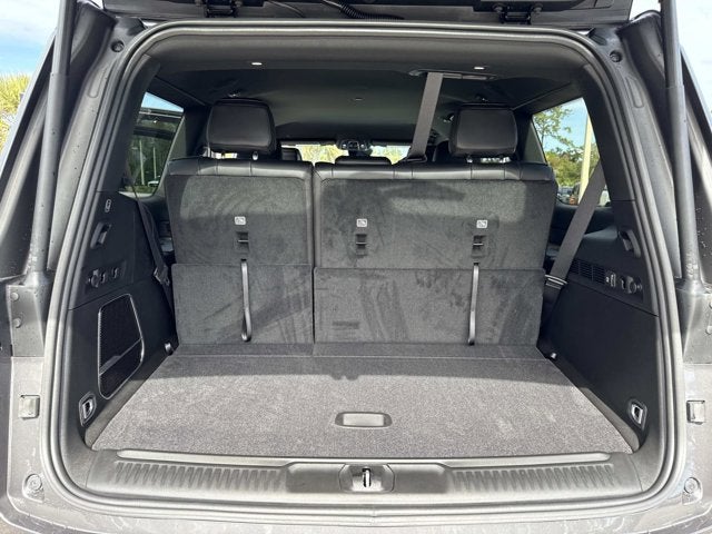 2026 Jeep Grand Wagoneer Base