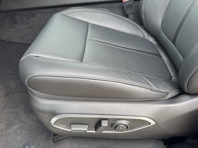 2026 Jeep Grand Wagoneer Base