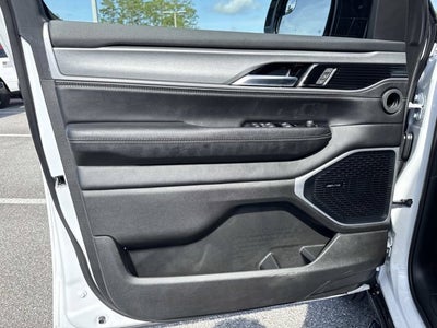 2026 Jeep Grand Wagoneer 4x2