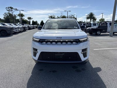 2026 Jeep Grand Wagoneer 4x2