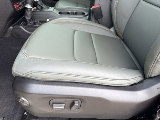 2025 Jeep Gladiator Mojave X