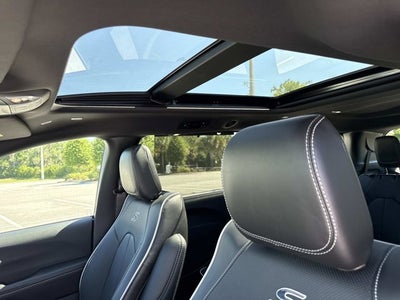 2027 Chrysler Pacifica Limited