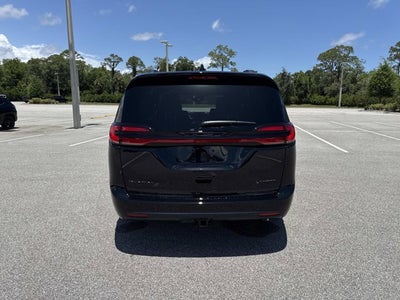 2027 Chrysler Pacifica Limited