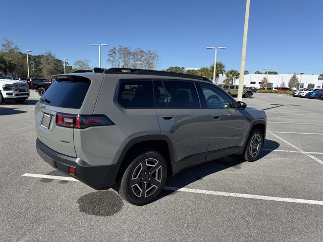 2026 Jeep Cherokee Laredo