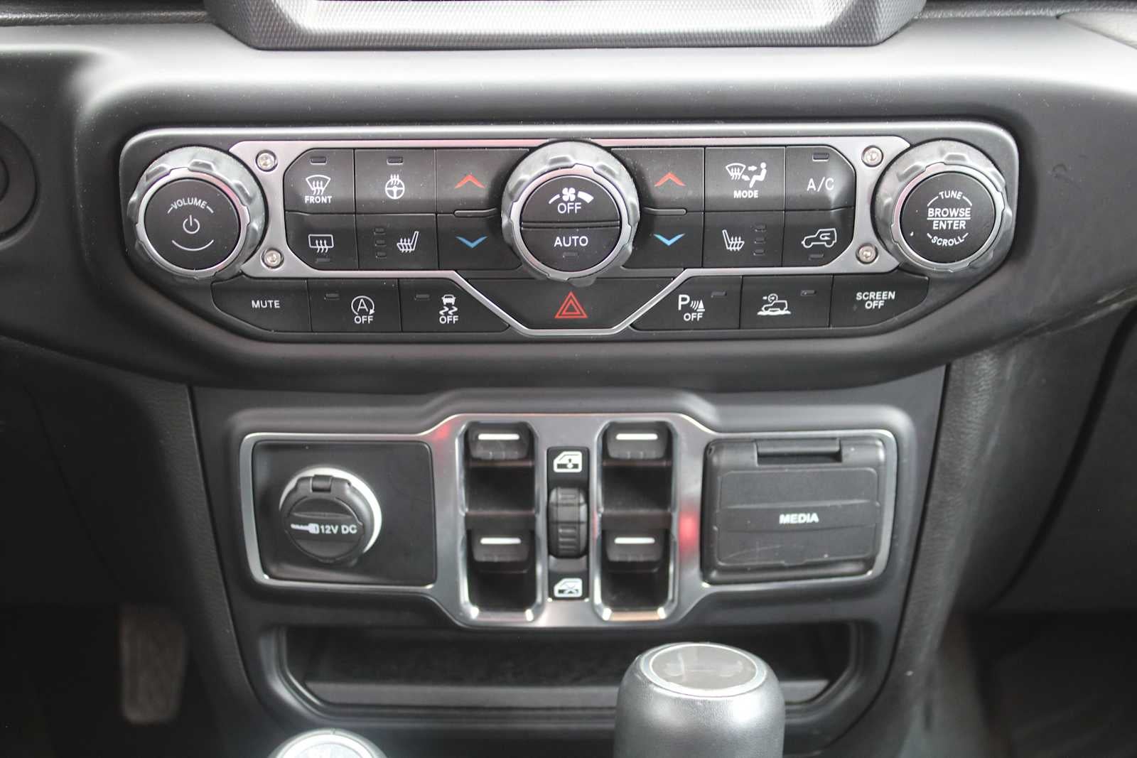 2022 Jeep Wrangler Unlimited Sahara Altitude