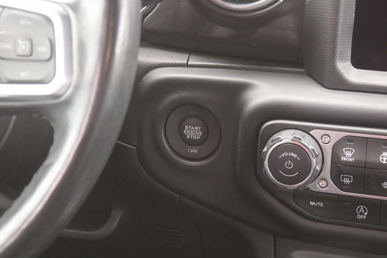 2022 Jeep Wrangler Unlimited Sahara Altitude