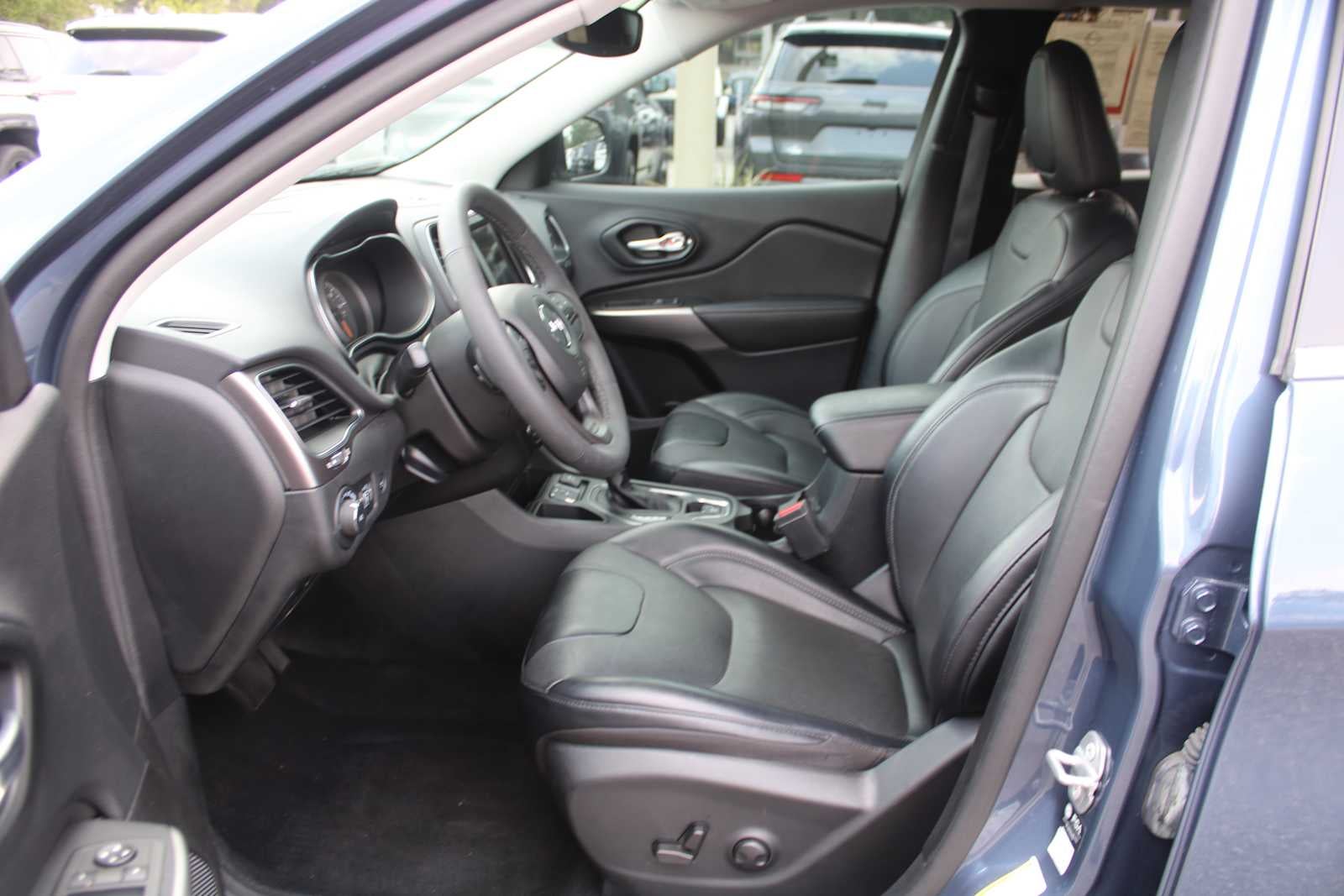 2022 Jeep Cherokee Latitude Lux