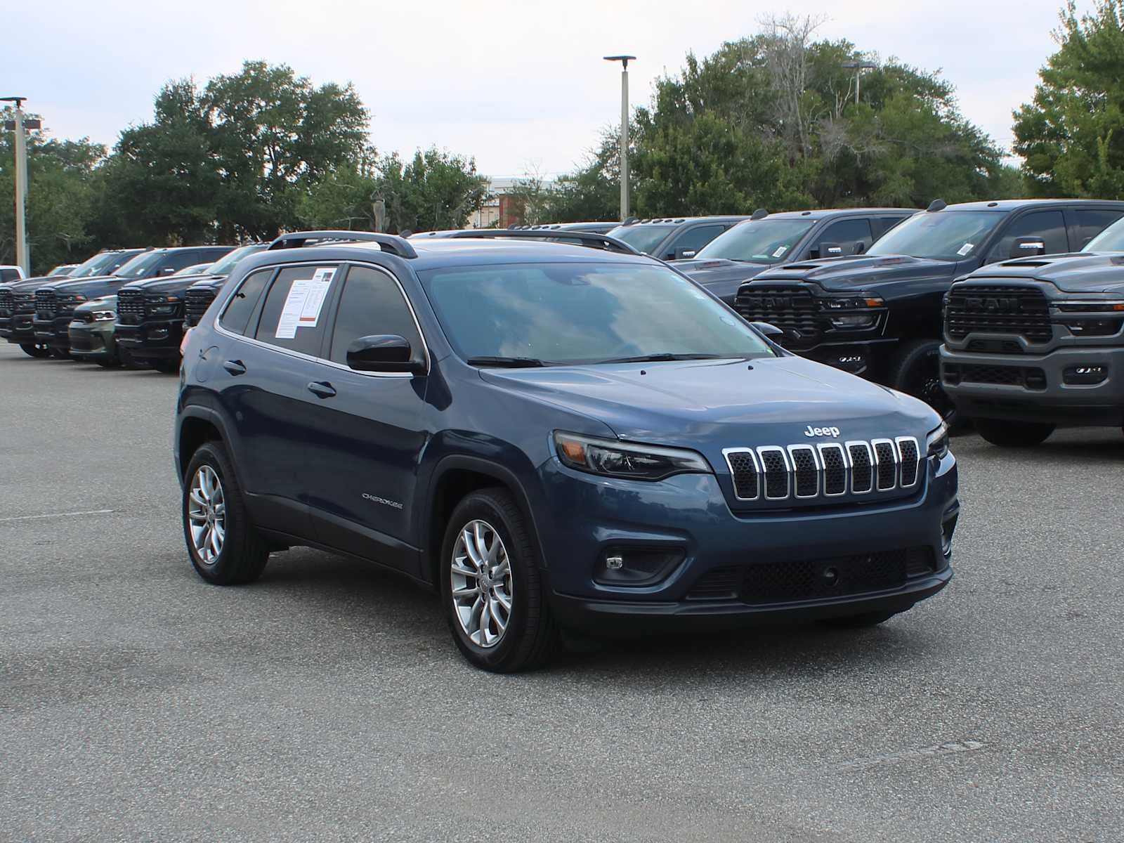 2022 Jeep Cherokee Latitude Lux