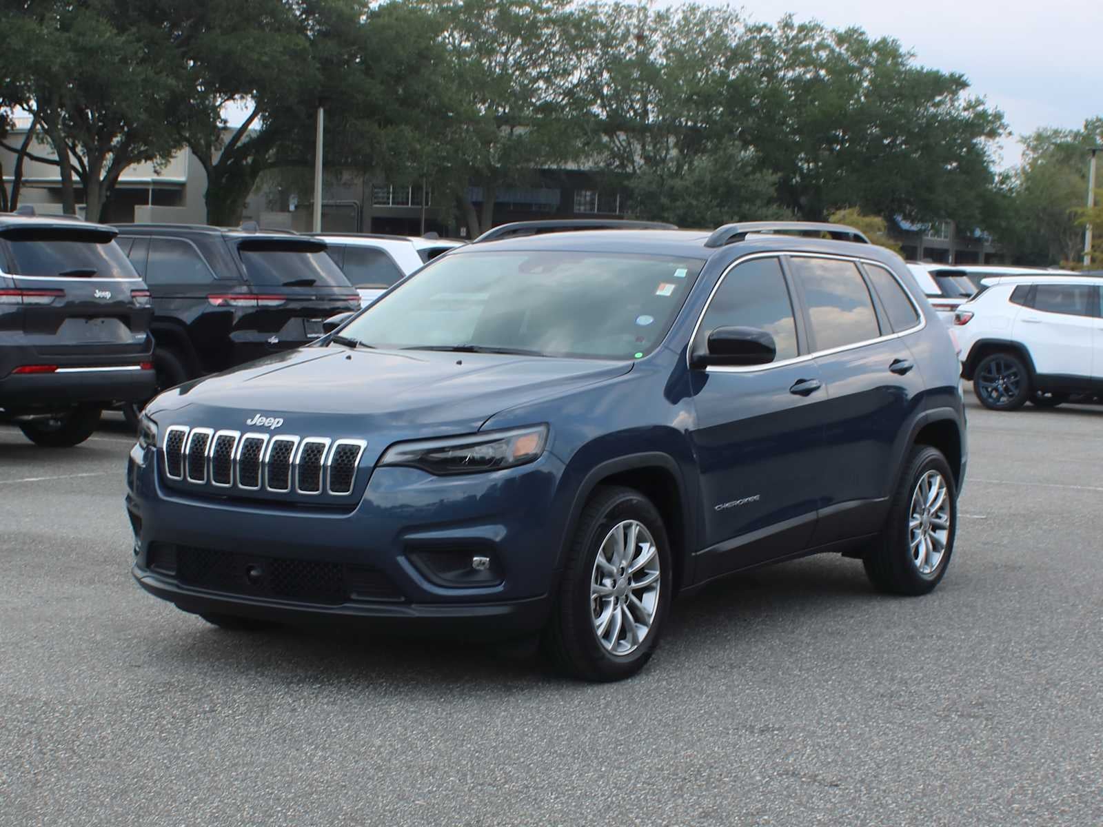 2022 Jeep Cherokee Latitude Lux