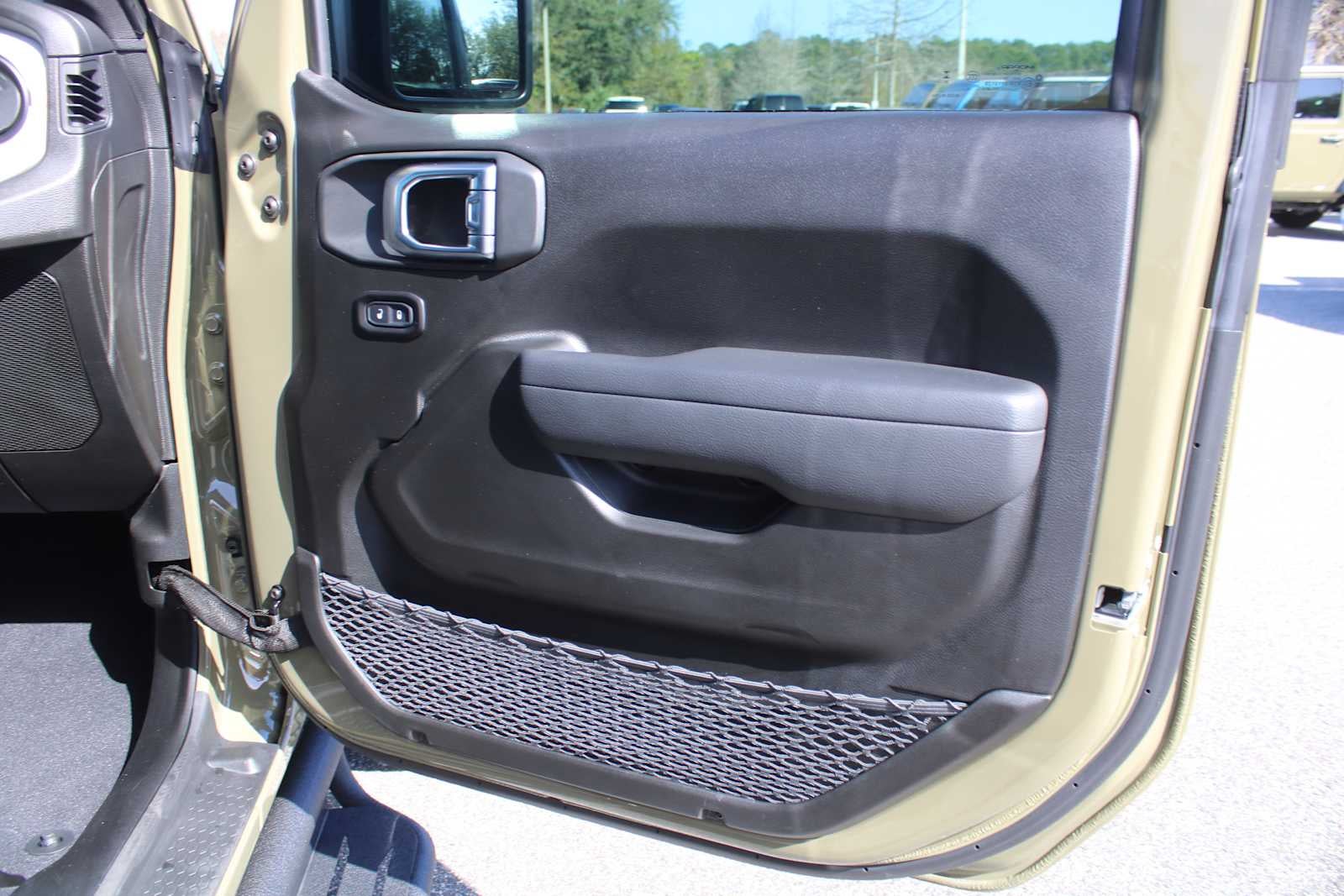 2025 Jeep Wrangler 4-Door Willys 4x4