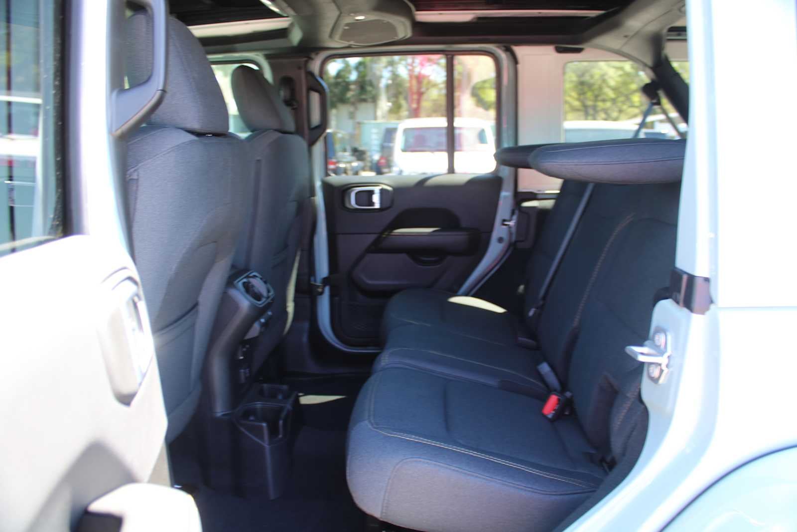 2024 Jeep Wrangler 4-Door Sahara 4x4