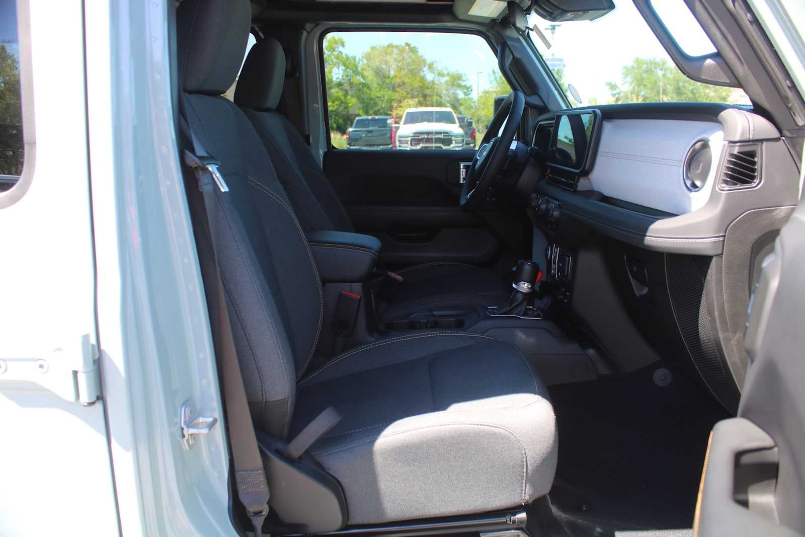 2024 Jeep Wrangler 4-Door Sahara 4x4