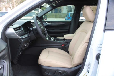 2025 Jeep Grand Cherokee Laredo X 4x2