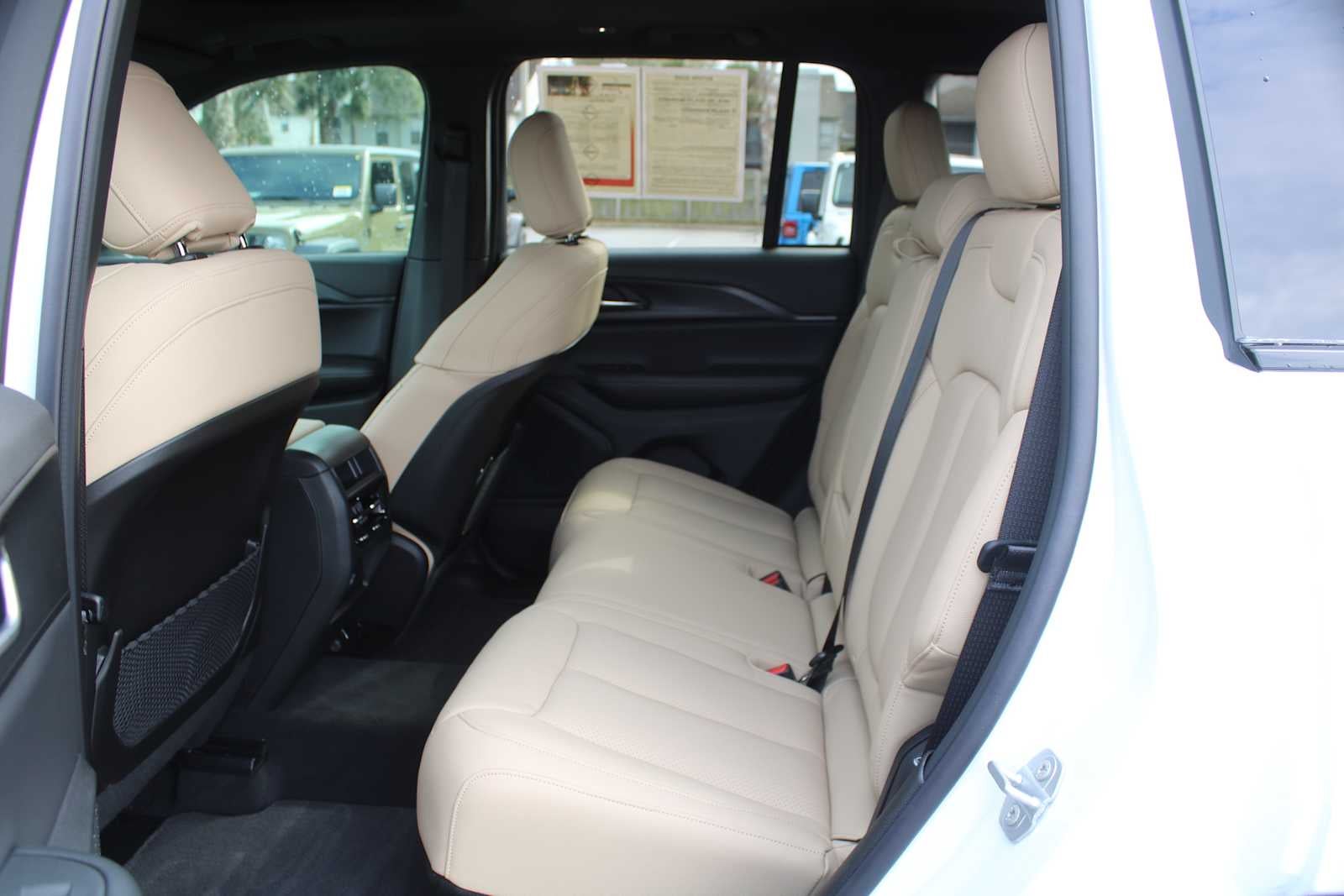 2025 Jeep Grand Cherokee Laredo X 4x2