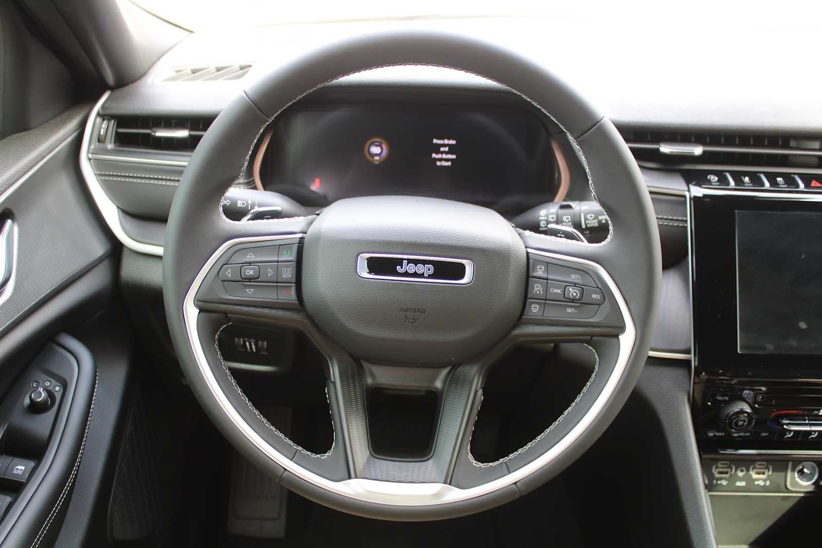 2025 Jeep Grand Cherokee Laredo X 4x2