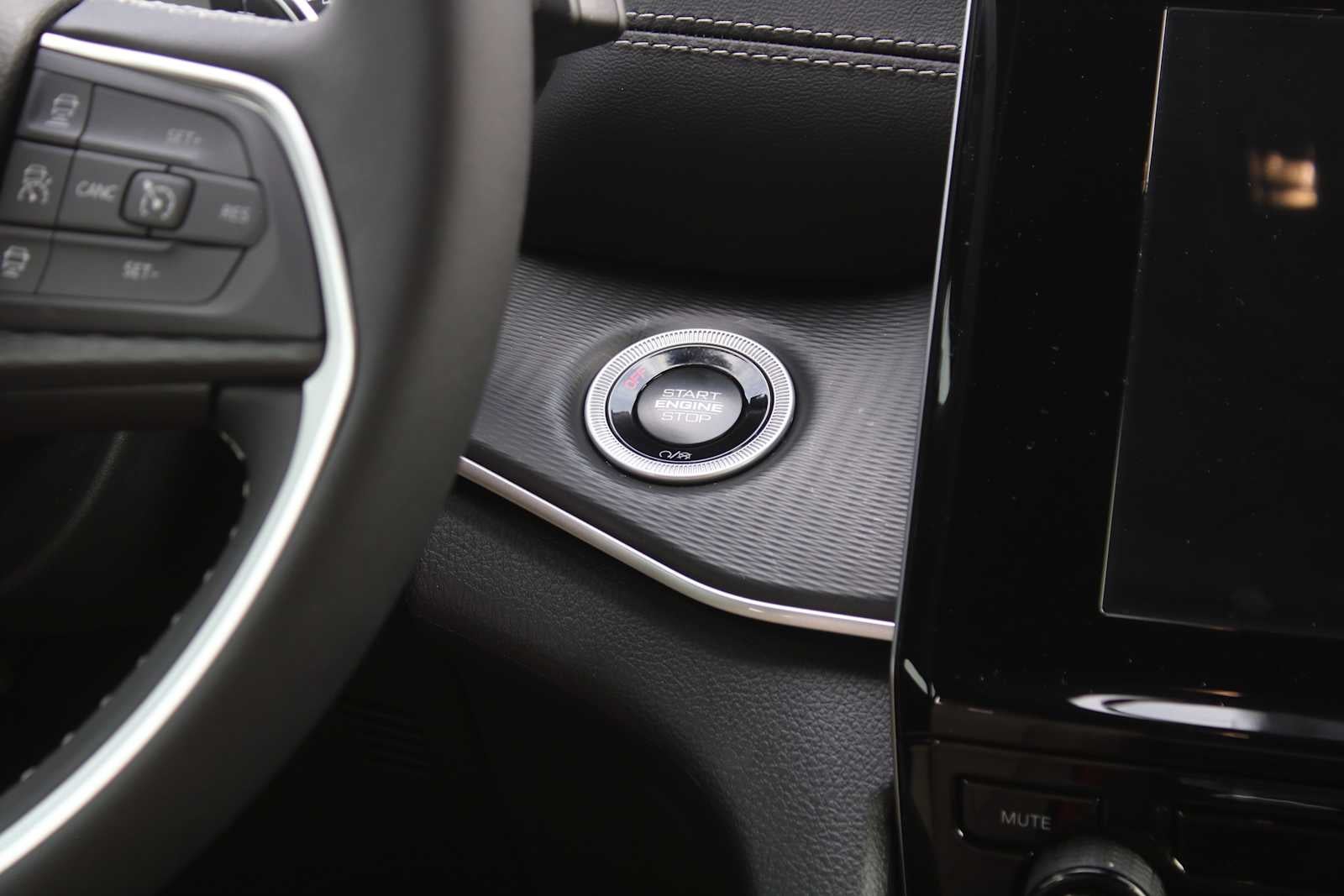 2025 Jeep Grand Cherokee Laredo X 4x2