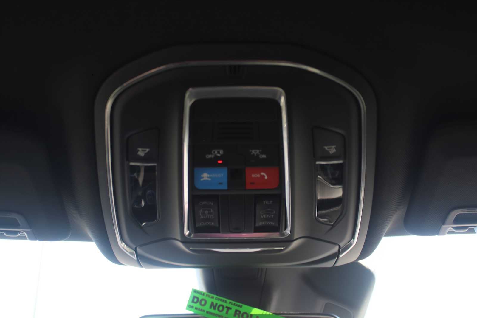 2025 Jeep Grand Cherokee GRAND CHEROKEE LAREDO X 4X2