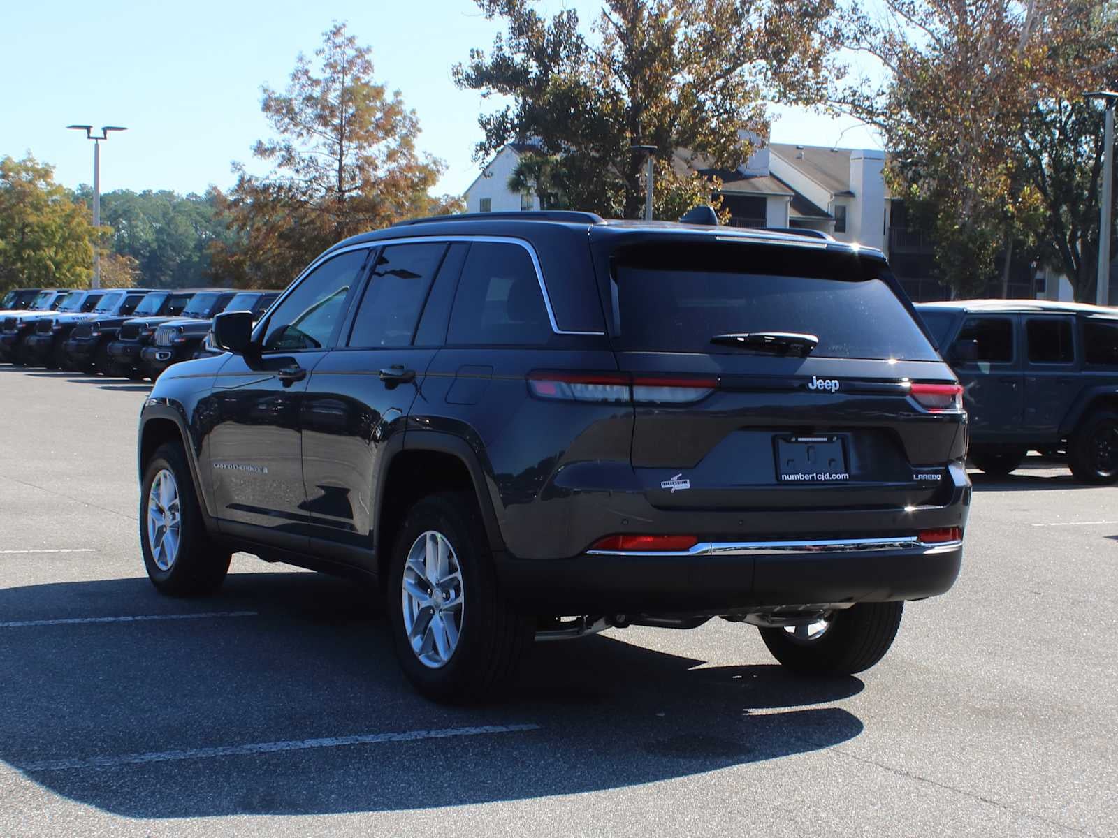 2025 Jeep Grand Cherokee GRAND CHEROKEE LAREDO X 4X2