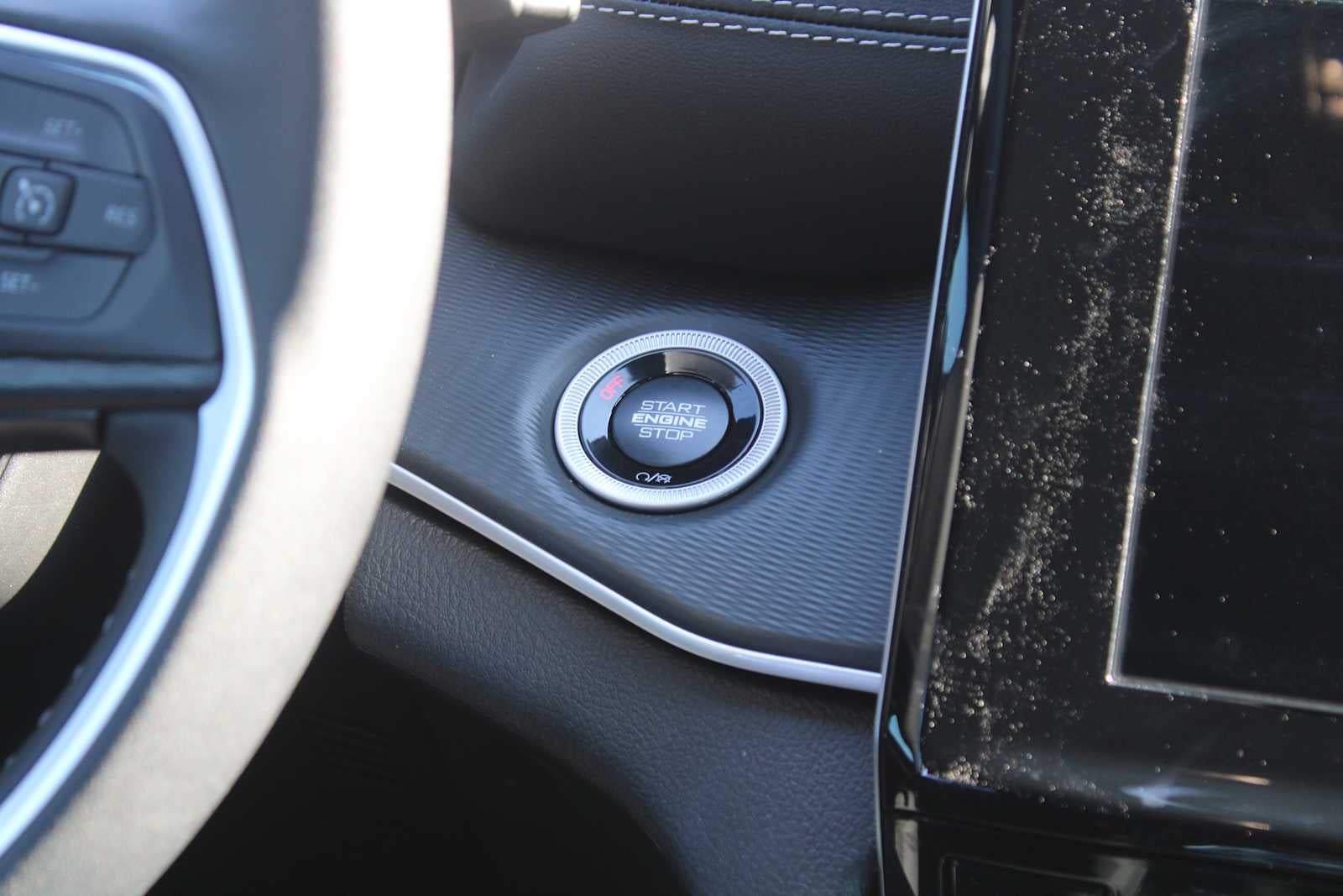 2025 Jeep Grand Cherokee GRAND CHEROKEE LAREDO X 4X2