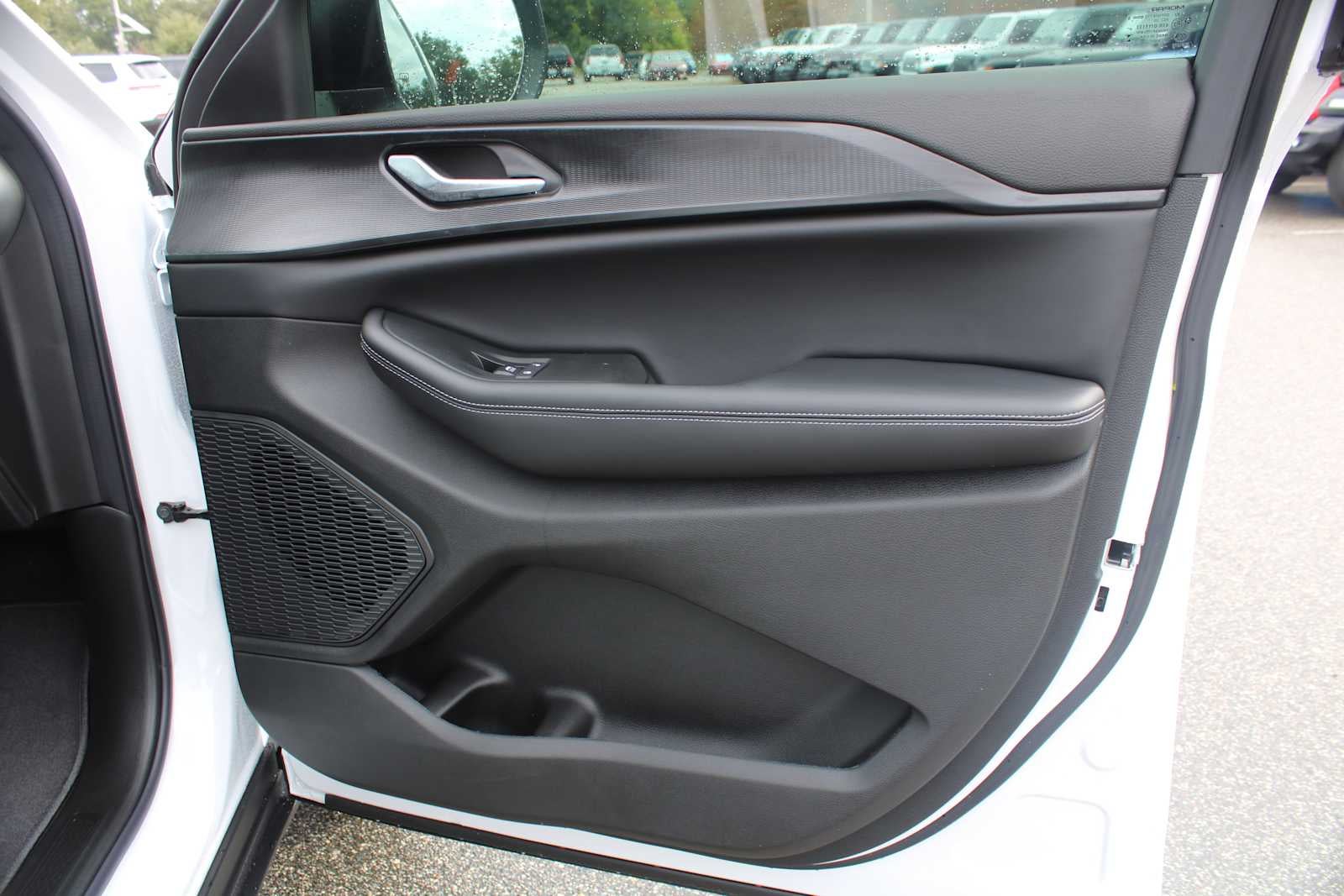 2025 Jeep Grand Cherokee GRAND CHEROKEE LAREDO X 4X2