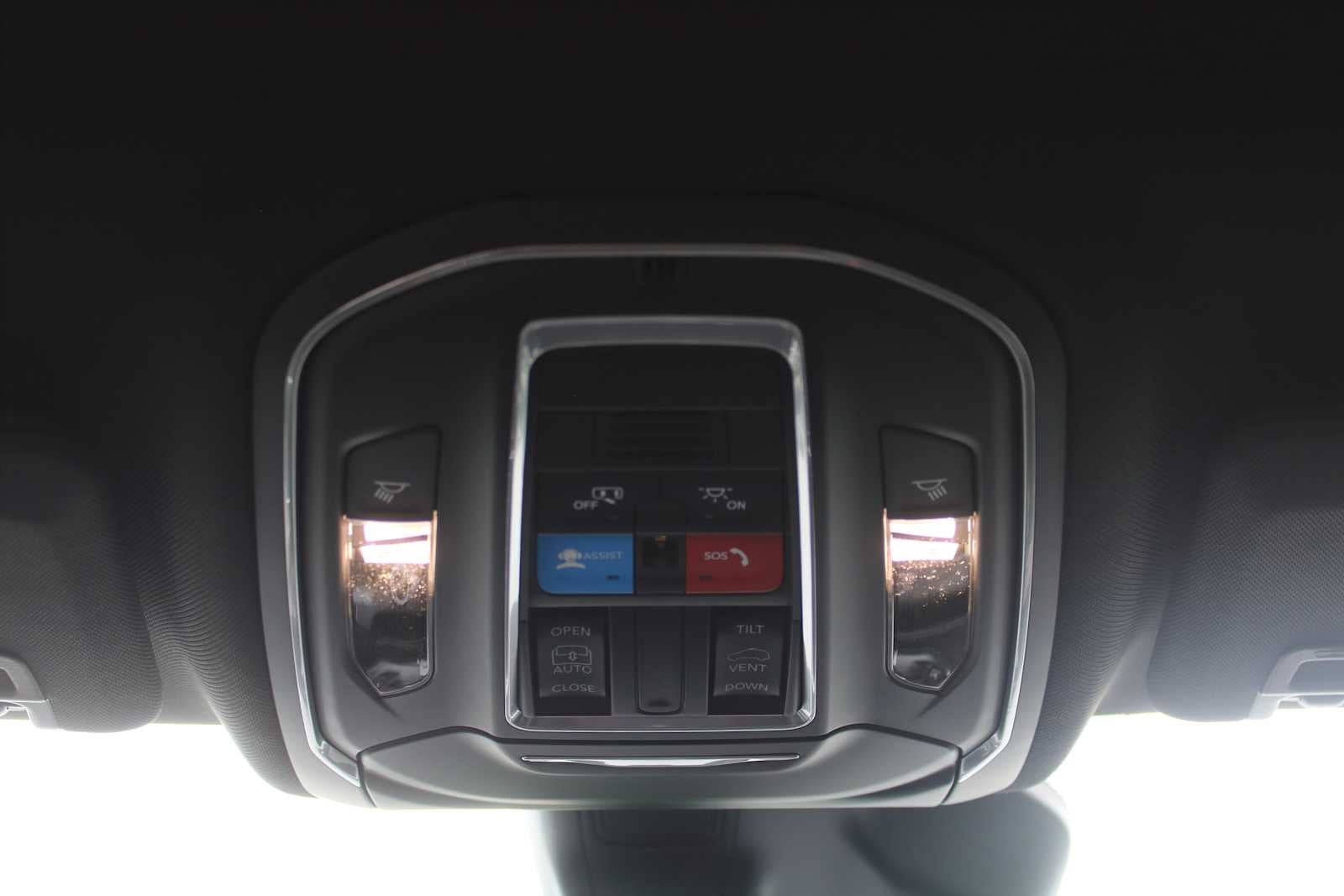 2025 Jeep Grand Cherokee GRAND CHEROKEE LAREDO X 4X2