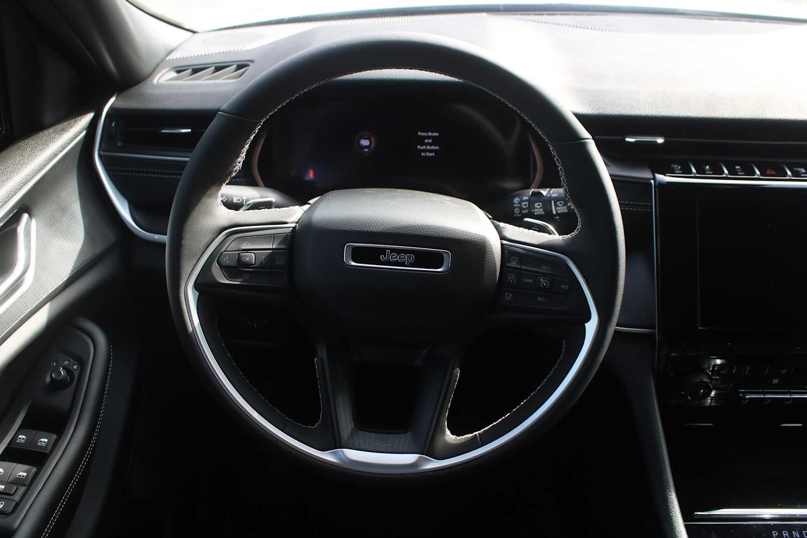 2025 Jeep Grand Cherokee GRAND CHEROKEE ALTITUDE X 4X2