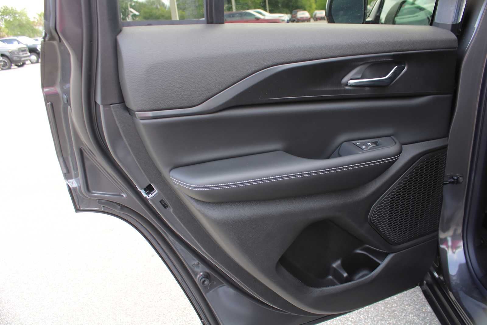 2026 Jeep Grand Cherokee GRAND CHEROKEE LAREDO X 4X2