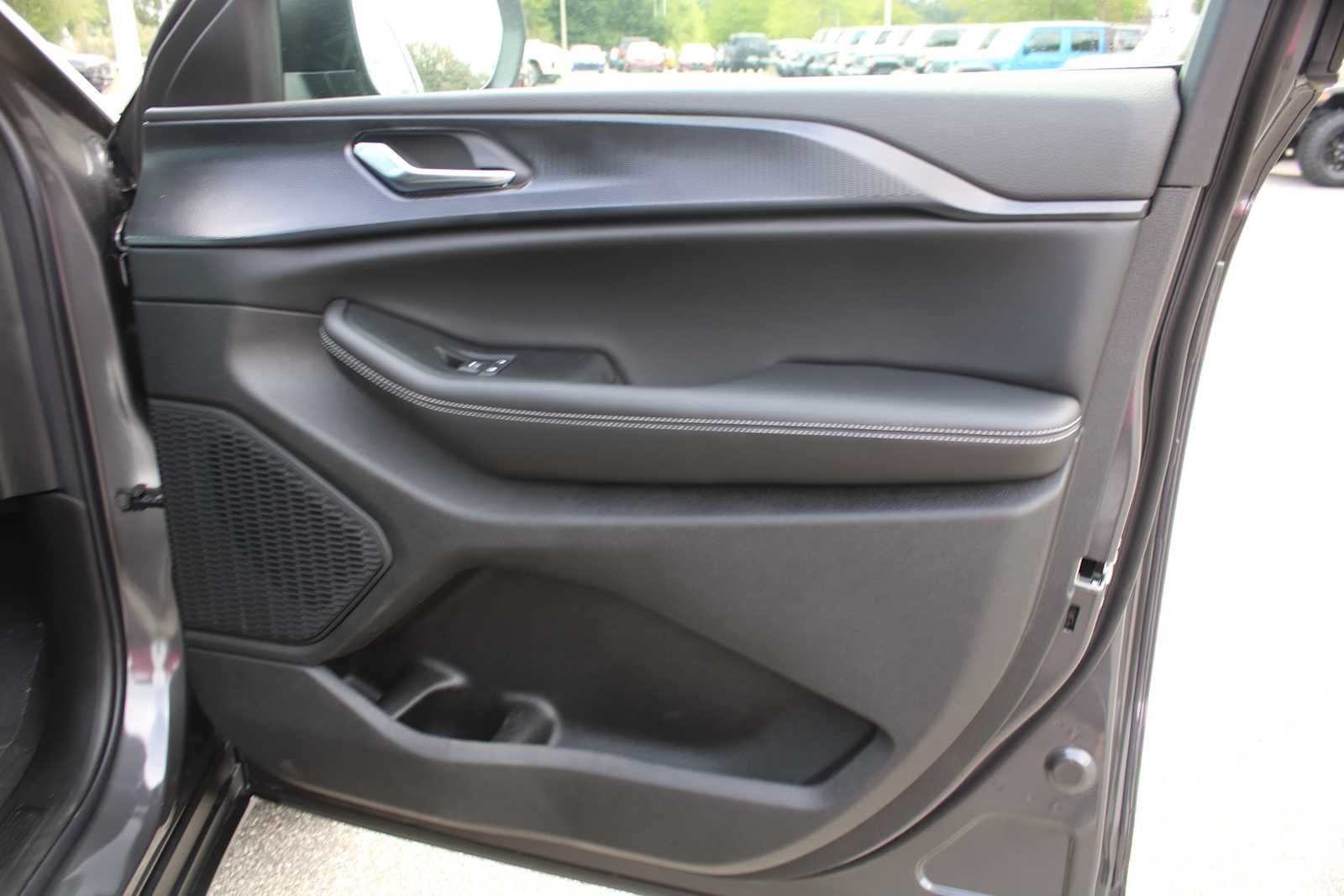 2026 Jeep Grand Cherokee GRAND CHEROKEE LAREDO X 4X2