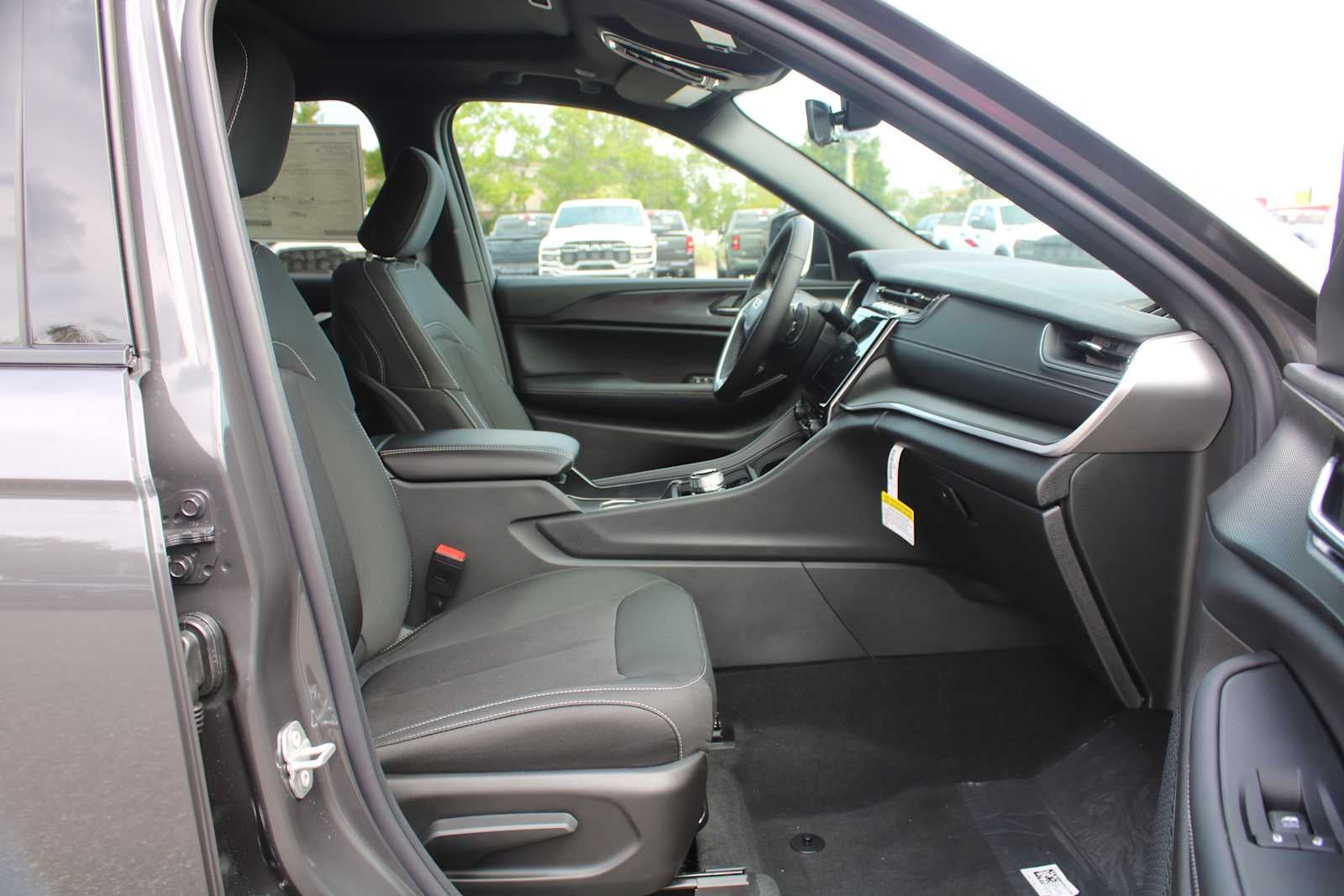 2026 Jeep Grand Cherokee GRAND CHEROKEE LAREDO X 4X2