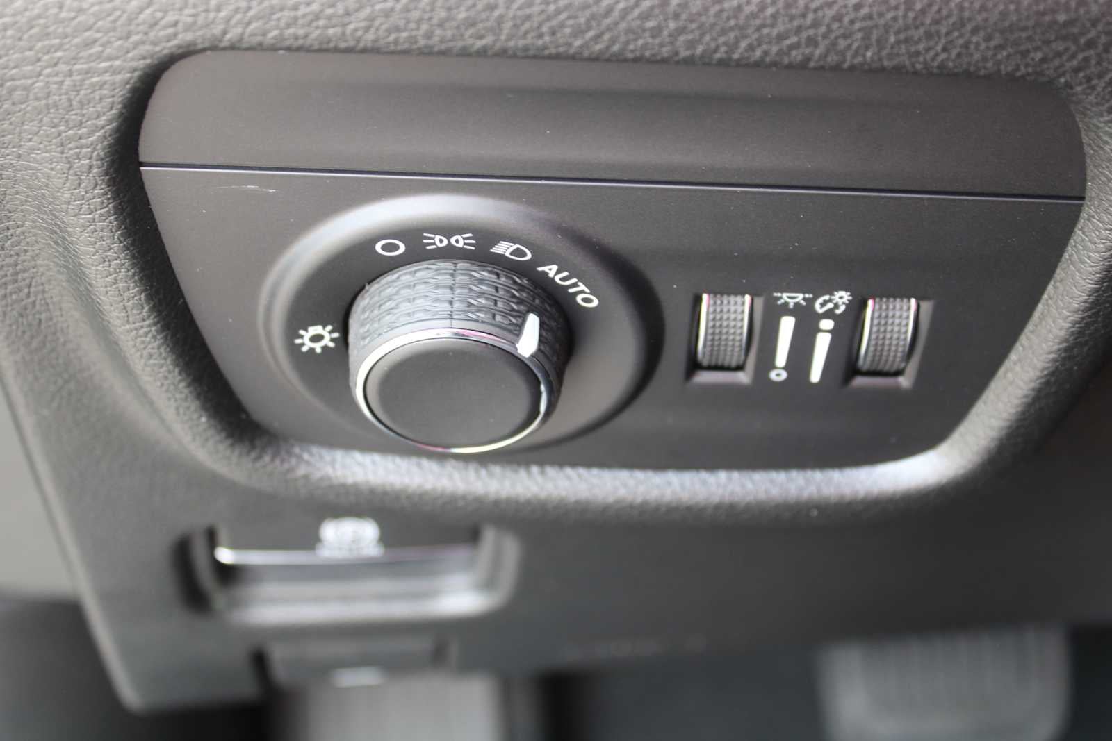 2026 Jeep Grand Cherokee GRAND CHEROKEE LAREDO X 4X2