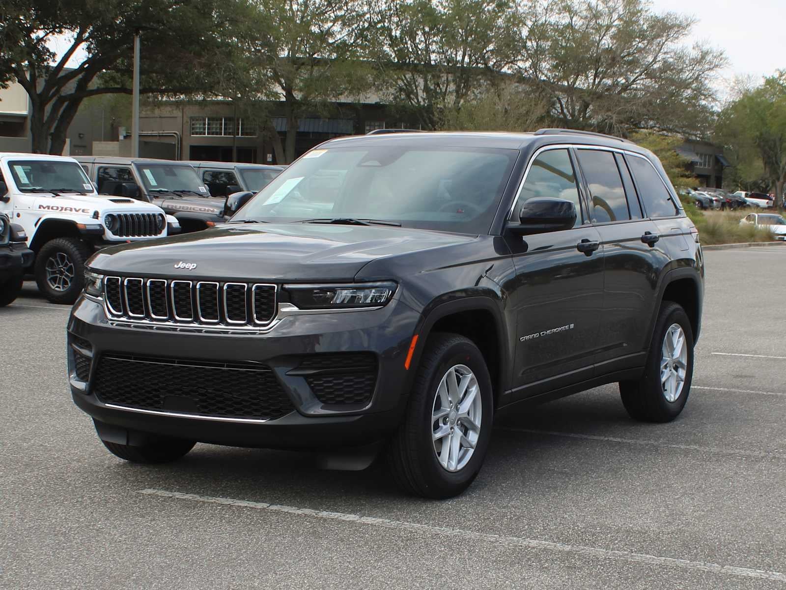 2026 Jeep Grand Cherokee GRAND CHEROKEE LAREDO X 4X2