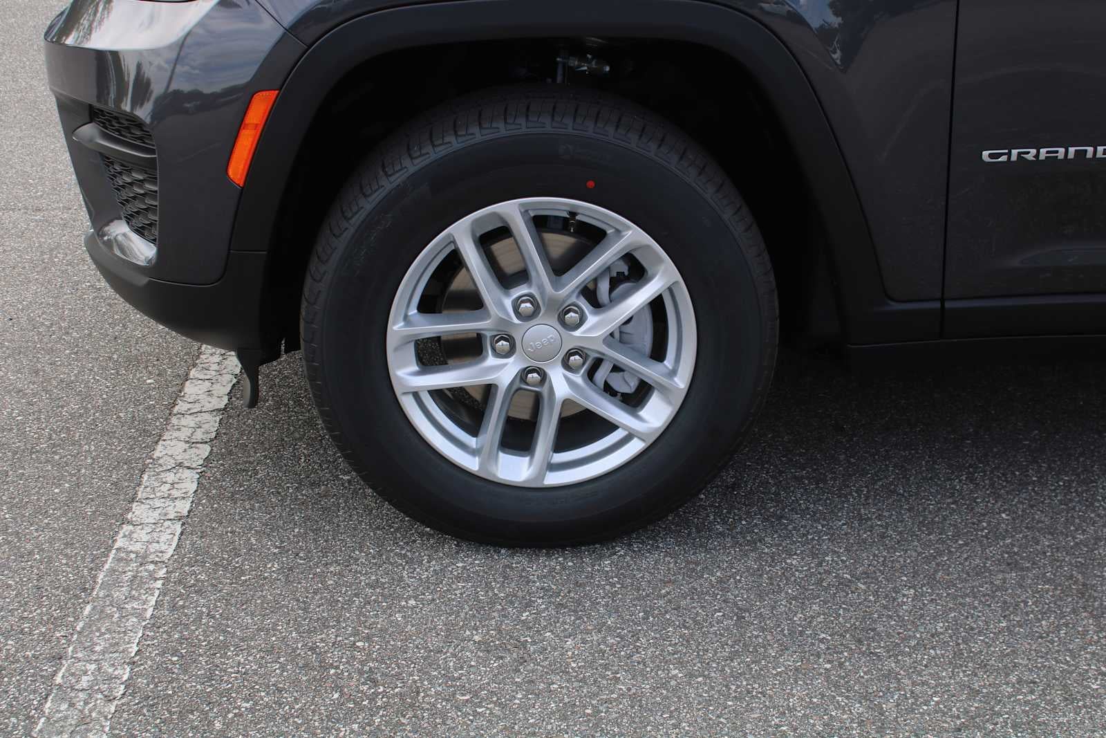 2026 Jeep Grand Cherokee GRAND CHEROKEE LAREDO X 4X2