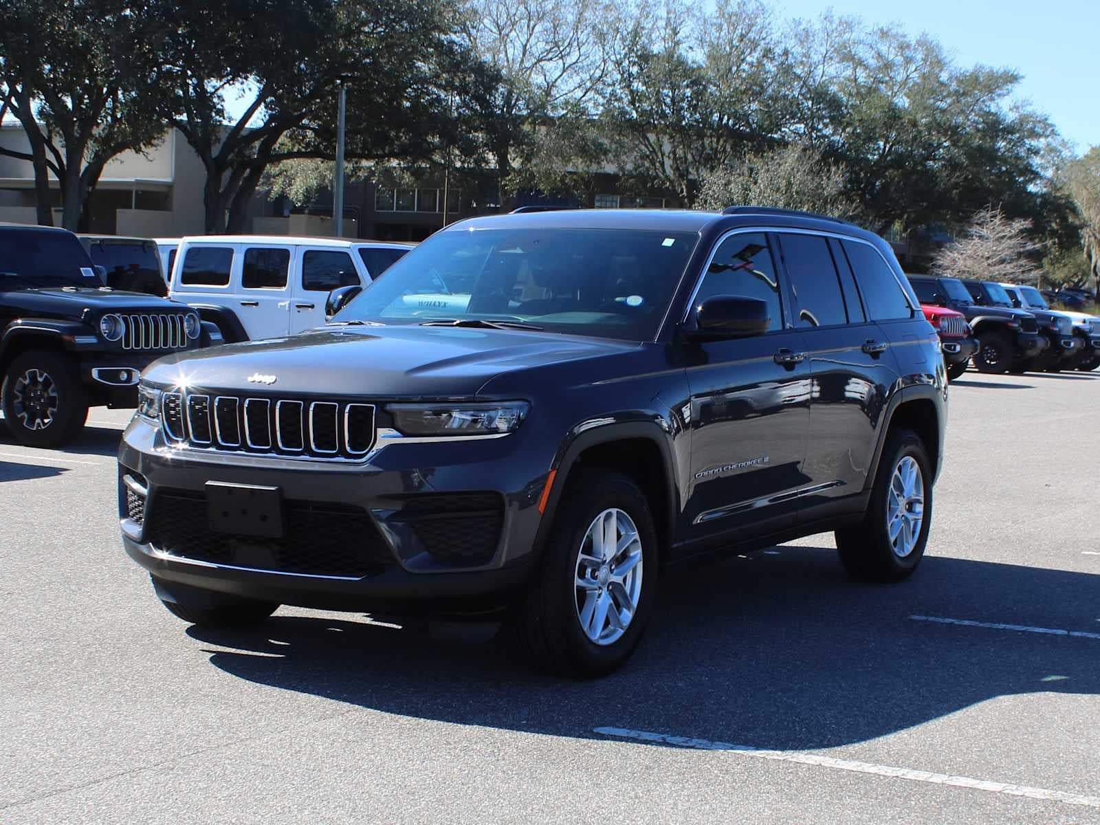 2025 Jeep Grand Cherokee Laredo X 4x2
