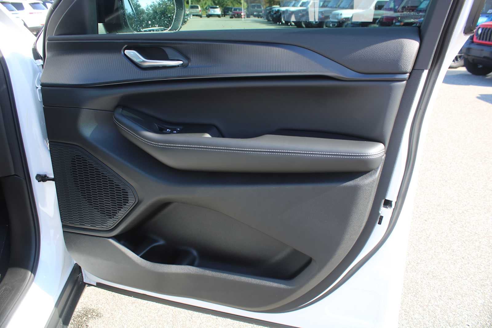 2025 Jeep Grand Cherokee GRAND CHEROKEE LAREDO X 4X2