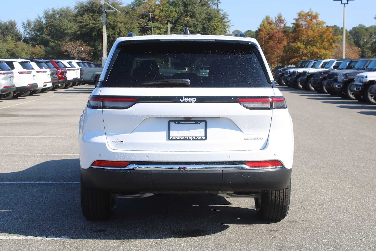 2025 Jeep Grand Cherokee GRAND CHEROKEE LAREDO X 4X2