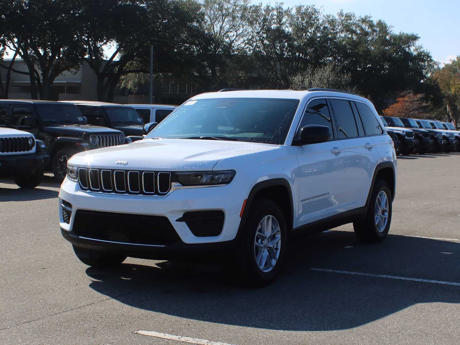 2025 Jeep Grand Cherokee GRAND CHEROKEE LAREDO X 4X2