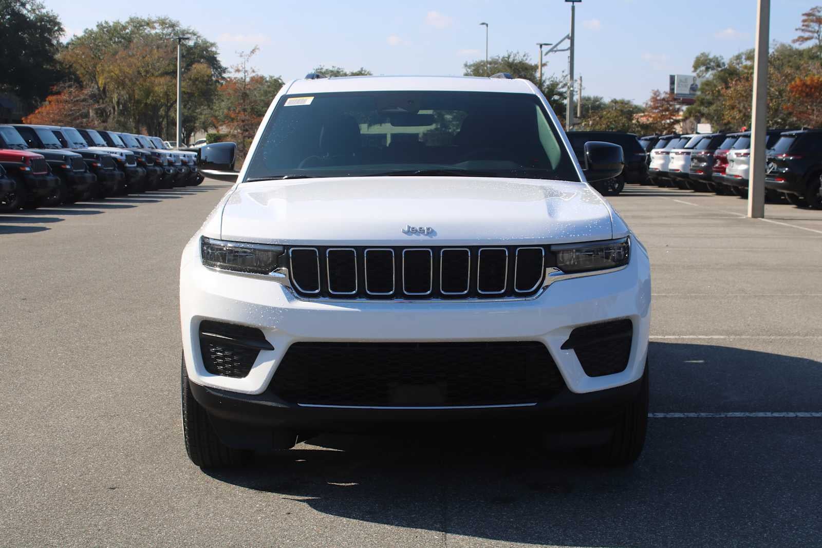 2025 Jeep Grand Cherokee GRAND CHEROKEE LAREDO X 4X2