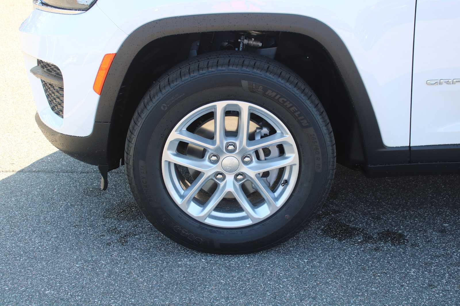 2025 Jeep Grand Cherokee GRAND CHEROKEE LAREDO X 4X2